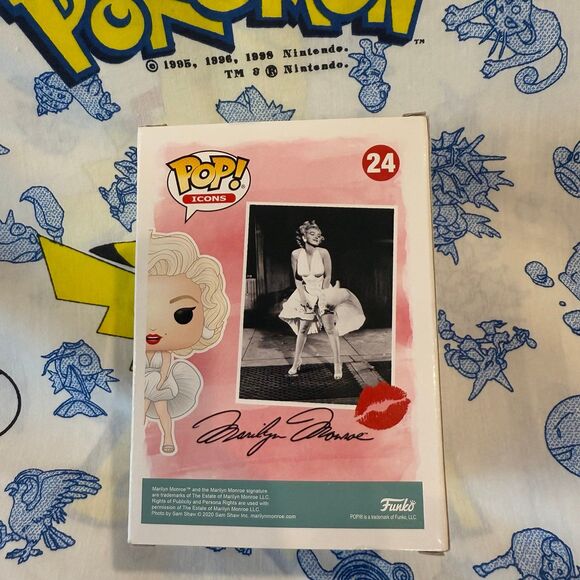 Funko Pop! Marilyn Monroe #24 White Dress - Picture 3 of 6